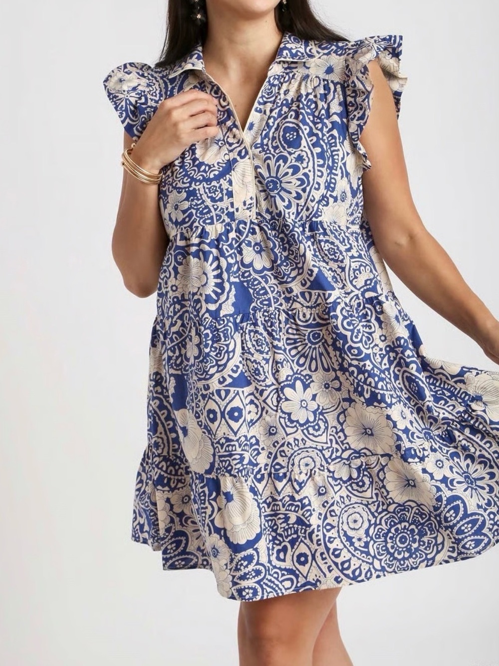 UMgee Blue & White Floral Print Women’s flutter sleeve dress medium